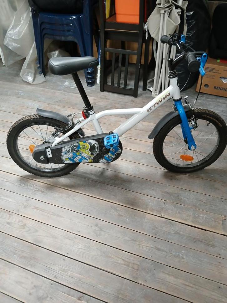 Vélo enfant 16 pouces btwin, Vélos & Vélomoteurs, Vélos | Vélos pour enfant, Utilisé, 16 à 20 pouces, Stabilisateurs