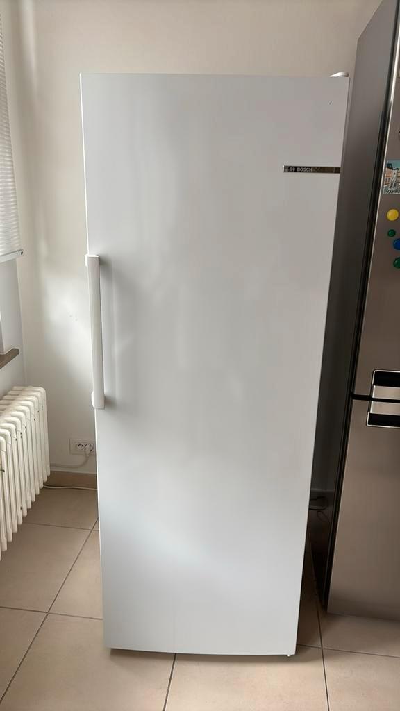 Armoire congélateur BOSCH, Elektronische apparatuur, Vriezers en Diepvrieskisten, Zo goed als nieuw, Tussenbouw, Vrieskast, 160 cm of meer