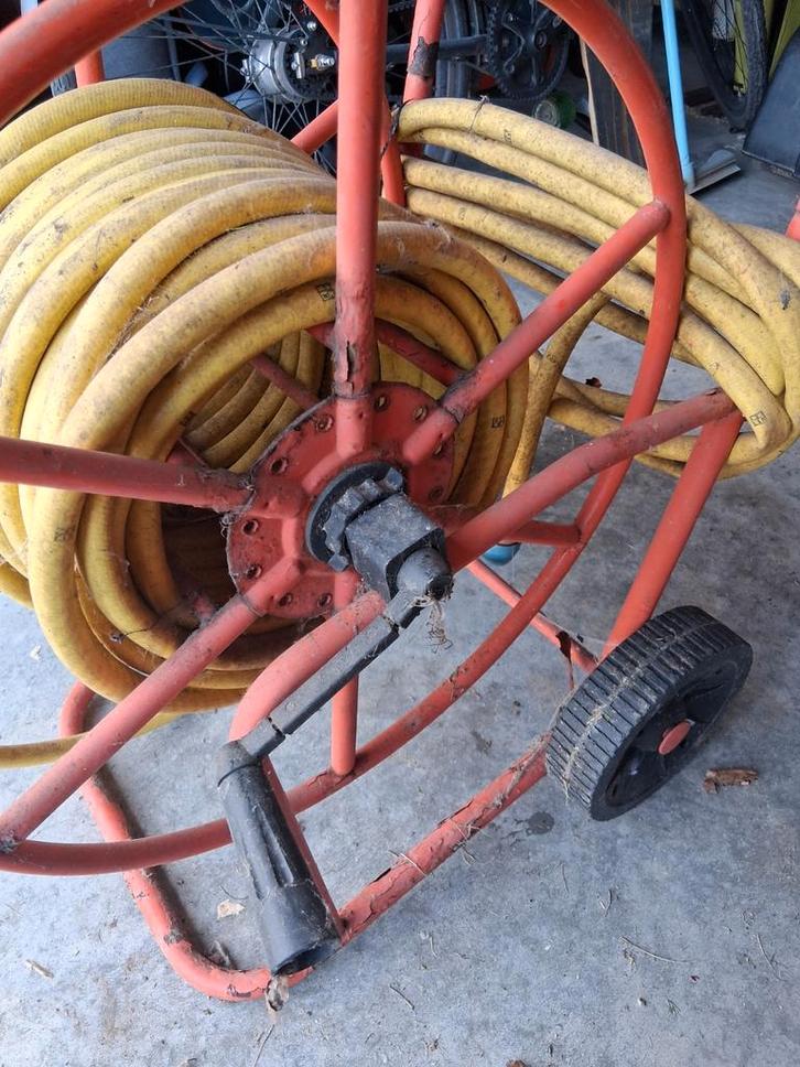 Tuinslang op rol, Tuin en Terras, Tuinslangen, Gebruikt, Tuinslang, Ophalen