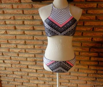 (60)- bikini femme t.XLnoir blanc rose beschikbaar voor biedingen