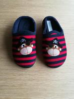 Rood-marineblauwe 'Piraat' pantoffels (jongens, maat 28), Kinderen en Baby's, Slofjes, Ophalen of Verzenden, Zo goed als nieuw