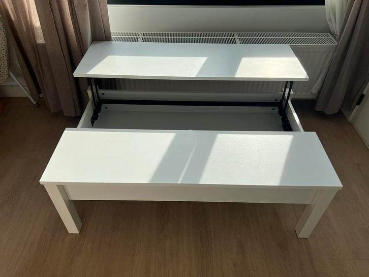 Witte IKEA salontafel met opbergruimte – verstelbaar blad, Huis en Inrichting, Tafels | Salontafels, Zo goed als nieuw, Minder dan 50 cm