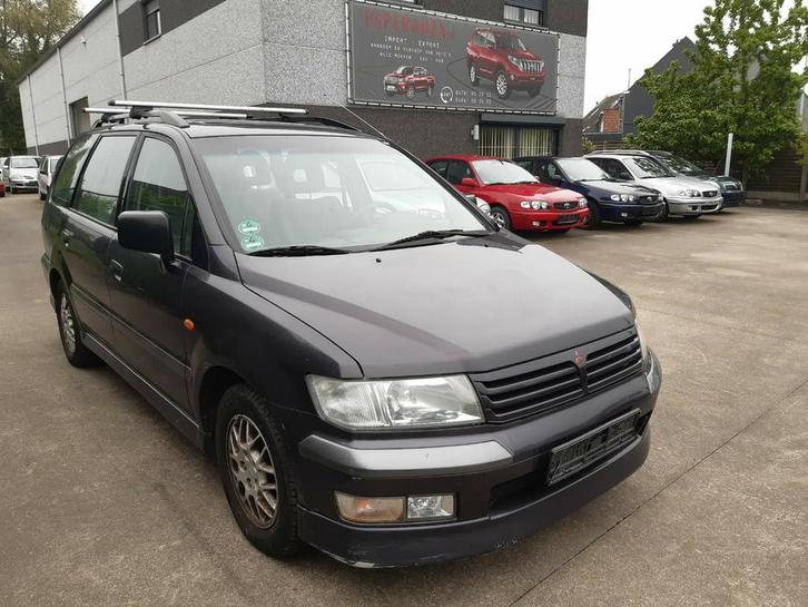 Mitsubishi space 2,4 Gdi cool ,6 seaters, Auto's, Mitsubishi, Particulier, Benzine, Monovolume, 5 deurs, Zwart, Zwart, Ophalen