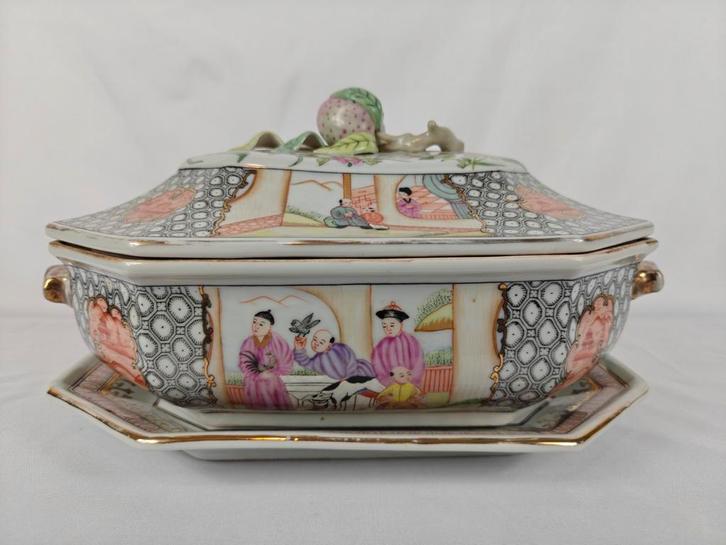 Grote Chinese zeshoekige terrine met perzikkvormig deksel me, Antiek en Kunst, Antiek | Keramiek en Aardewerk, Ophalen of Verzenden
