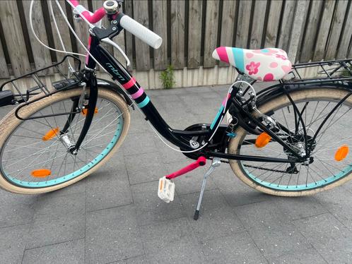 1 jaar oude MBM Meisjesfiets 24 Inch Fleur 6V Zwart, Fietsen en Brommers, Fietsen | Meisjes, Zo goed als nieuw, 24 inch, Versnellingen