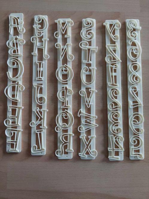 FMM Funky Alfabet & Nummer Tappits, Hobby en Vrije tijd, Taarten en Cupcakes maken, Gebruikt, Overige typen, Taarten of Cupcakes