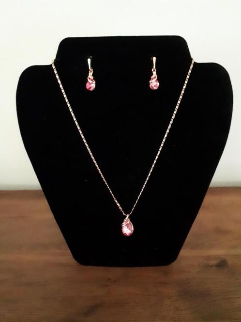 Nieuw !!! Juwelenset, Handtassen en Accessoires, Kettingen, Nieuw, Roze, Met hanger, Verstelbaar, Ophalen of Verzenden