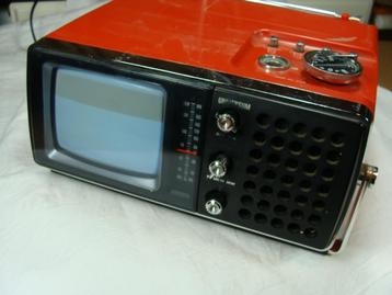 Mooie vintage radio/tv uit de jaren '70 space age. beschikbaar voor biedingen