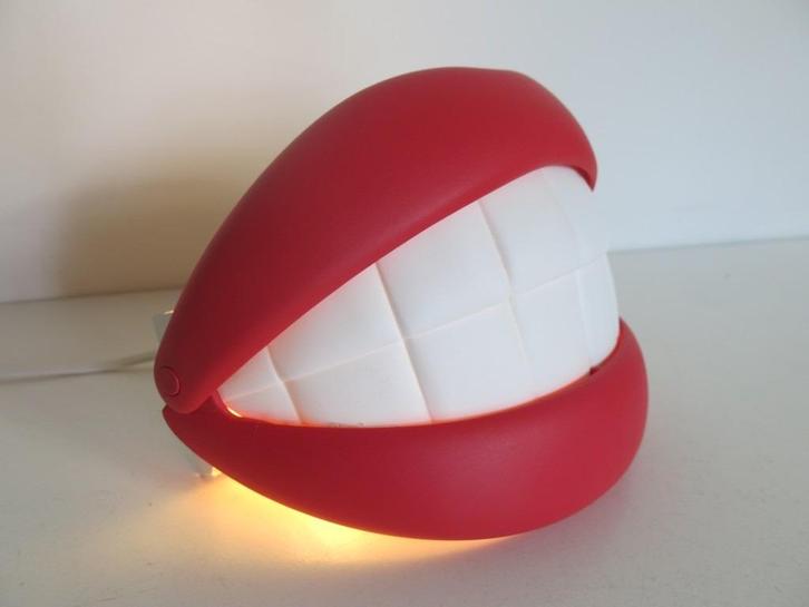 Flabb lip / mond wandlamp Ikea, Antiek en Kunst, Kunst | Designobjecten, Ophalen of Verzenden