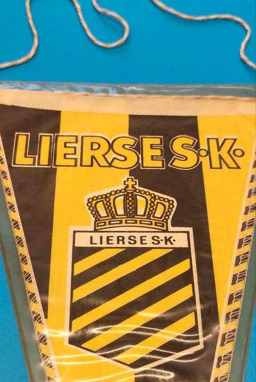 Lierse SK 1980s voetbal prachtige vintage vaandel, Diversen, Vlaggen en Wimpels, Zo goed als nieuw, Ophalen of Verzenden