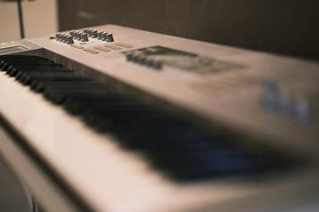 Korg Z1 – Legendarische fysieke modeling synthesizer 61 keys beschikbaar voor biedingen