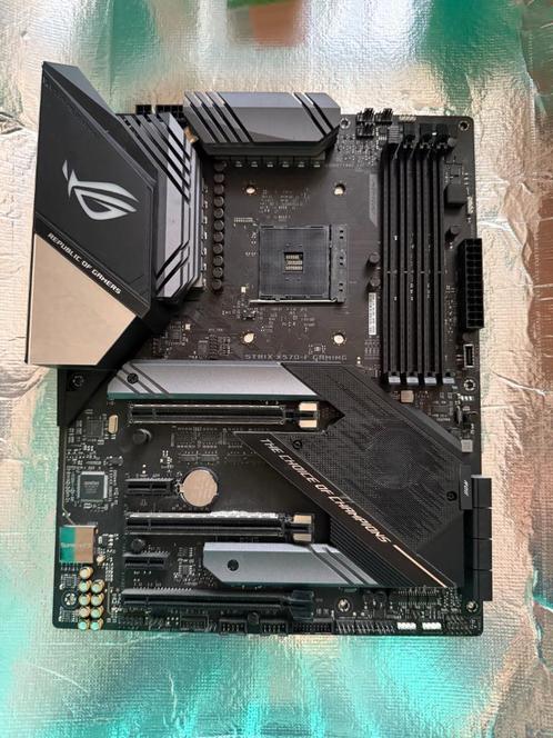 Asus Rog Strix x570-F Gaming, Computers en Software, Moederborden, Gebruikt, AMD, DDR4, Ophalen