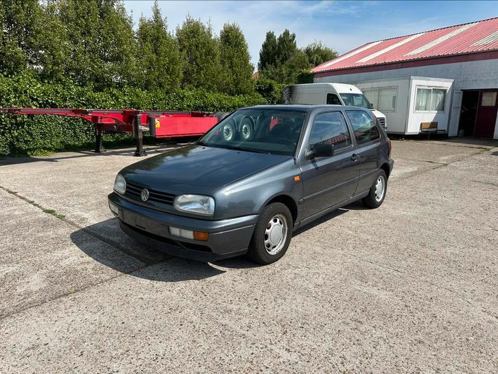 Volkswagen Golf 3 Automaat, Auto's, Volkswagen, Bedrijf, Te koop, Golf, Benzine, 3 deurs, Automaat, Zilver of Grijs, Zwart, Stof