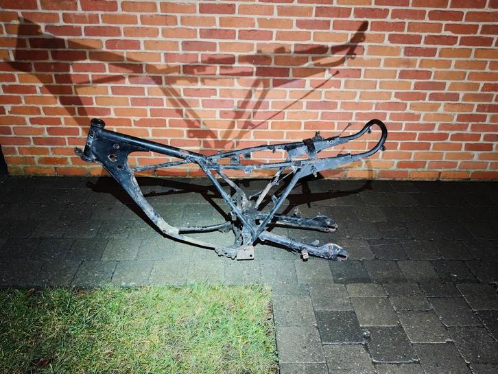 Châssis Suzuki TS125 1974 avec bras oscillant. Plaque signal, Vélos & Vélomoteurs, Accessoires vélo | Remorques, Enlèvement