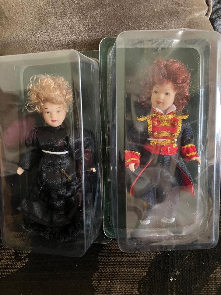 Kleine porseleinen Vintage poppetjes, Antiek en Kunst, Antiek | Porselein, Ophalen of Verzenden