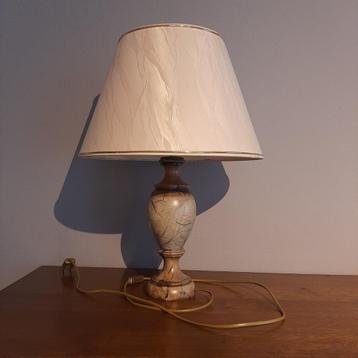 Lamp klassiek beschikbaar voor biedingen