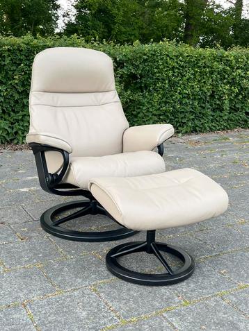 Stressless relax fauteuil met voetenbank beschikbaar voor biedingen