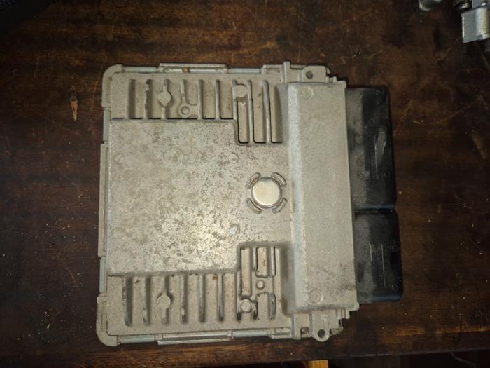 Ordinateur gestion moteur d'un Volkswagen Caddy, Autos : Pièces & Accessoires, Électronique & Câbles, Volkswagen, Utilisé, 3 mois de garantie