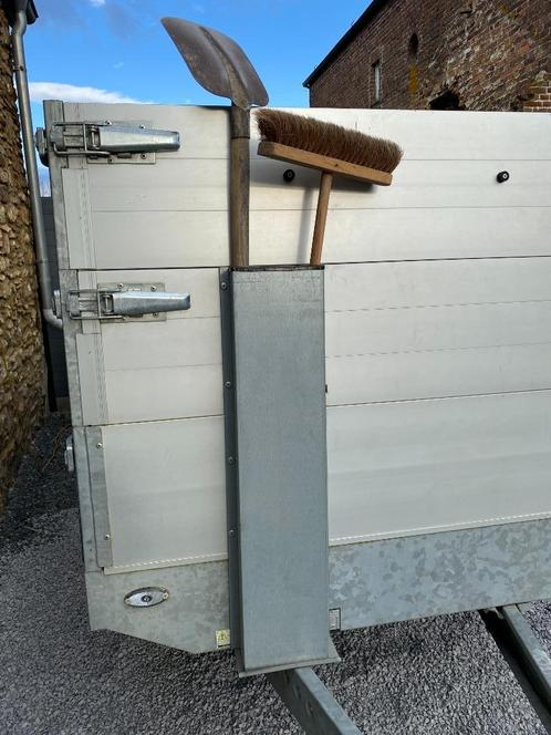 Pour remorque : bac à pelle brosse râteau, Auto diversen, Aanhangers en Bagagewagens, Gebruikt, Ophalen