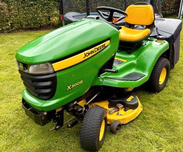 JOHN DEERE X300R/ 107 CM MAAIDEK ZITMAAIER TRACTOR, Enlèvement ou Envoi, John deere, 50 cm ou plus, Utilisé