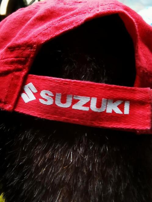 Suzuki Wanna play? Oude promo pet NOS, Motoren, Kleding | Motorkleding, Overige typen, Dames, Heren, Kinderen, Nieuw zonder kaartje
