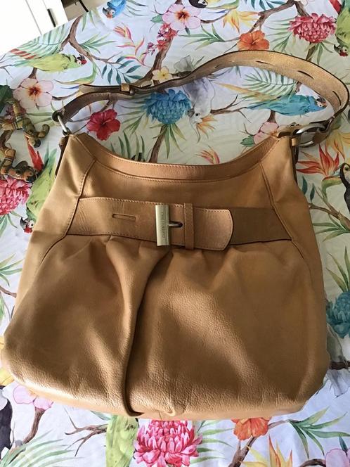 Sac à bandoulière en cuir de belle qualité beige Cl.Ferrici, Bijoux, Sacs & Beauté, Sacs | Sacs à bandoulière, Enlèvement ou Envoi