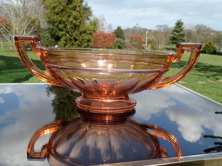 Art Deco beker in Luxval Val Saint Lambert, Antiek en Kunst, Antiek | Glaswerk en Kristal, Ophalen of Verzenden