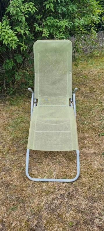 Transat/bain de soleil pliable vert beschikbaar voor biedingen