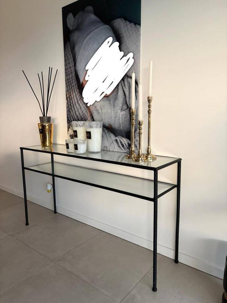 Design sidetable van MAISON DU MONDE – zwart met glas, Huis en Inrichting, Tafels | Sidetables, Zo goed als nieuw, Glas, Ophalen