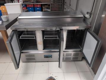 koelwerkbank/saladette beschikbaar voor biedingen
