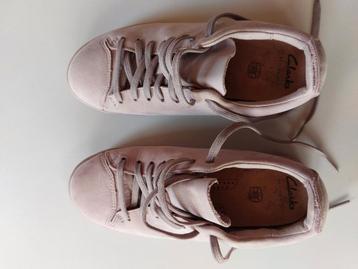 Clarks mauve veterschoen maat 33  beschikbaar voor biedingen