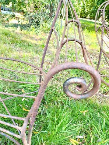 Smeedijzeren tuinstoelen  beschikbaar voor biedingen