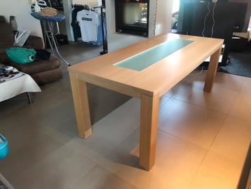 Tafel beschikbaar voor biedingen