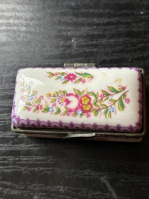 Rechthoekige pillendoos, Antiek en Kunst, Antiek | Porselein, Ophalen of Verzenden