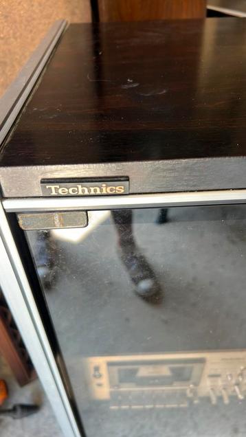 Mobilier stéréo de Technics i, Enlèvement