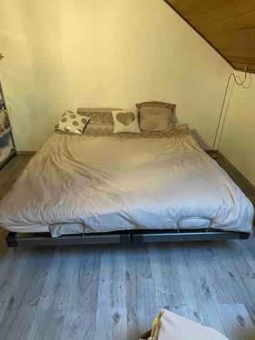 Bed 200 cm X 180 cm (XL) beschikbaar voor biedingen