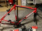 Frame racefiets prorace rood-wit (met optie wielen), Fietsen en Brommers, Ophalen, Zo goed als nieuw