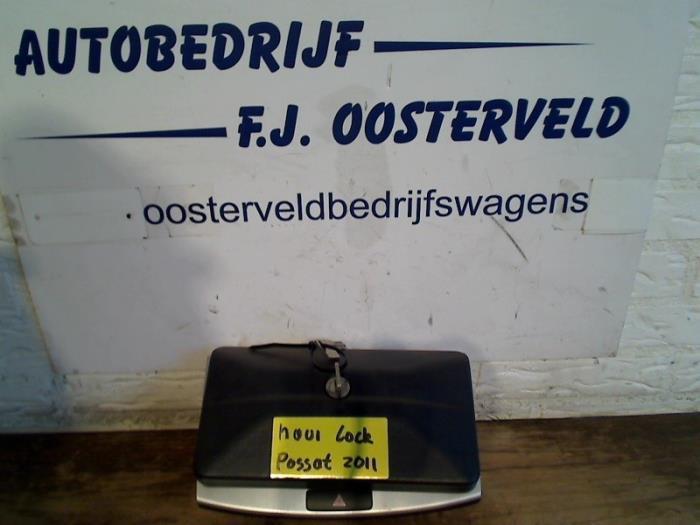 Système navigation d'un Volkswagen Passat, Autos : Pièces & Accessoires, Électronique & Câbles, Volkswagen, Utilisé, 3 mois de garantie