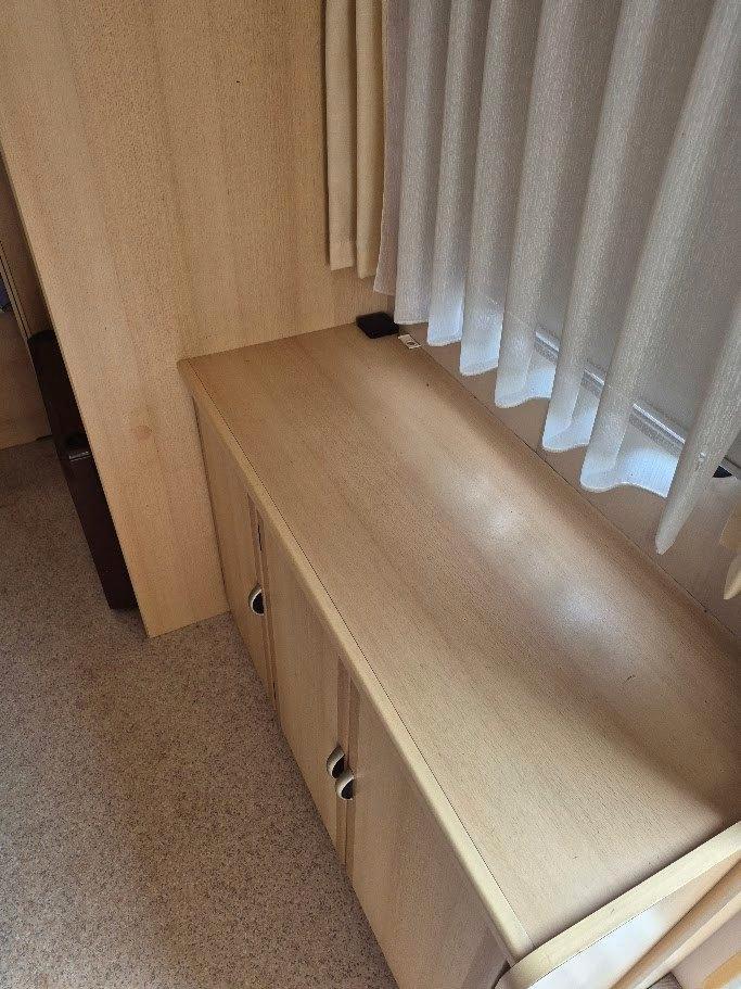 Burstner caravan met voortent., Caravans en Kamperen, Caravans, Particulier, Bürstner, Kachel, Koelkast, Ophalen