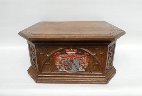 Antieke eiken beeldensokkel met wapenschild, Antiek en Kunst, Antiek | Religieuze voorwerpen, Ophalen