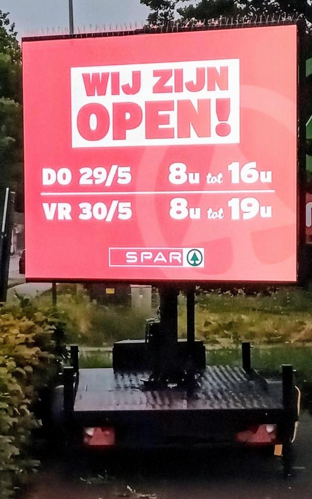 aanhanger met led scherm of enkel met kader zonder scherm, Auto diversen, Aanhangwagen-onderdelen, Zo goed als nieuw, Ophalen