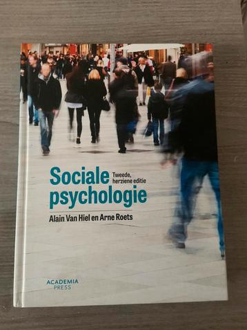 Psychologie sociale, Alain van Hiel et Arne Roets disponible aux enchères