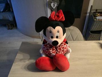 Grand personnage en peluche Disney Minnie Mouse (53 cm)
