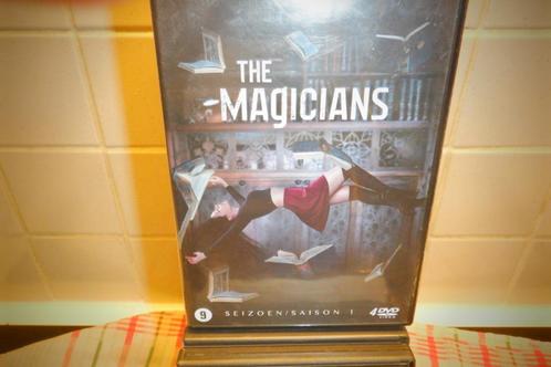 DVDSeizien 1 The Magicians.(4 DVD'S), Cd's en Dvd's, Dvd's | Horror, Zo goed als nieuw, Spoken en Geesten, Vanaf 9 jaar, Ophalen of Verzenden