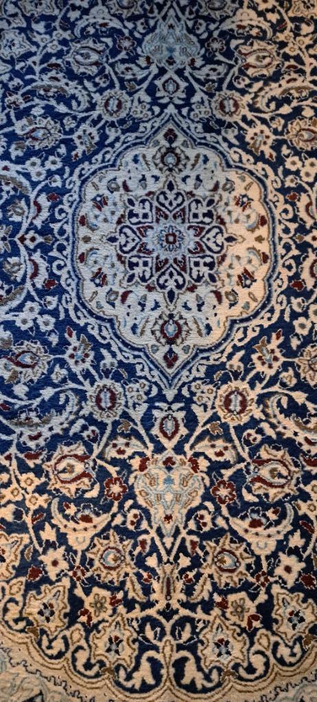 Zeer mooie perzisch tapijt naaien met zijde, Huis en Inrichting, Stoffering | Tapijten en Vloerkleden, Zo goed als nieuw, 150 tot 200 cm