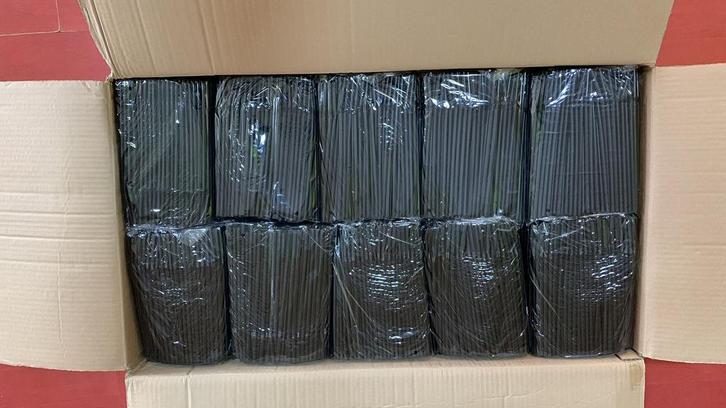 Pailles en plastique classiques pliables couleurs ou noir, Offres d'emploi, Emplois | Horeca & Traiteurs