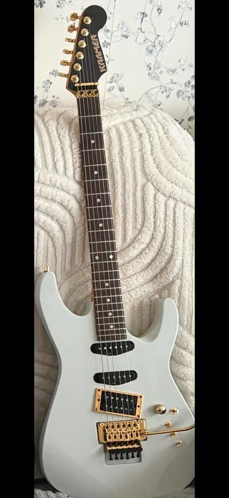 2 Kramers (1 v 80-2de Gibson) 750€Stuk, Musique & Instruments, Instruments à corde | Guitares | Électriques, Comme neuf, Gibson