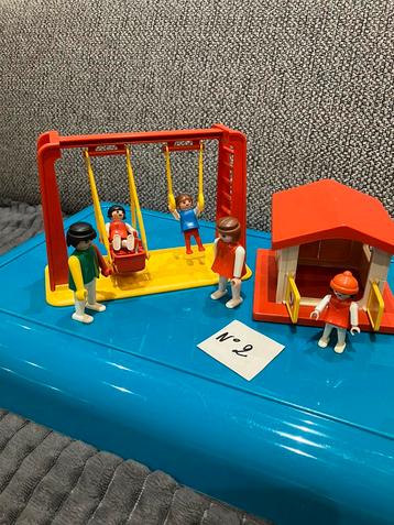 Nr 2 Playmobil vintage speeltuin schommels en zandbakhuis beschikbaar voor biedingen