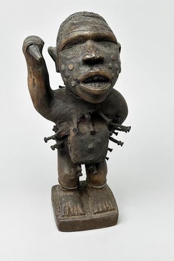 Nkisi Nkondi krachtfiguur – Bakongo – Congo beschikbaar voor biedingen