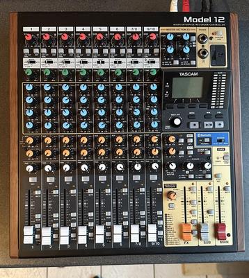 Tascam Model 12, Musique & Instruments, Tables de mixage, Enlèvement, Comme neuf, 10 à 20 canaux, Entrée micro
